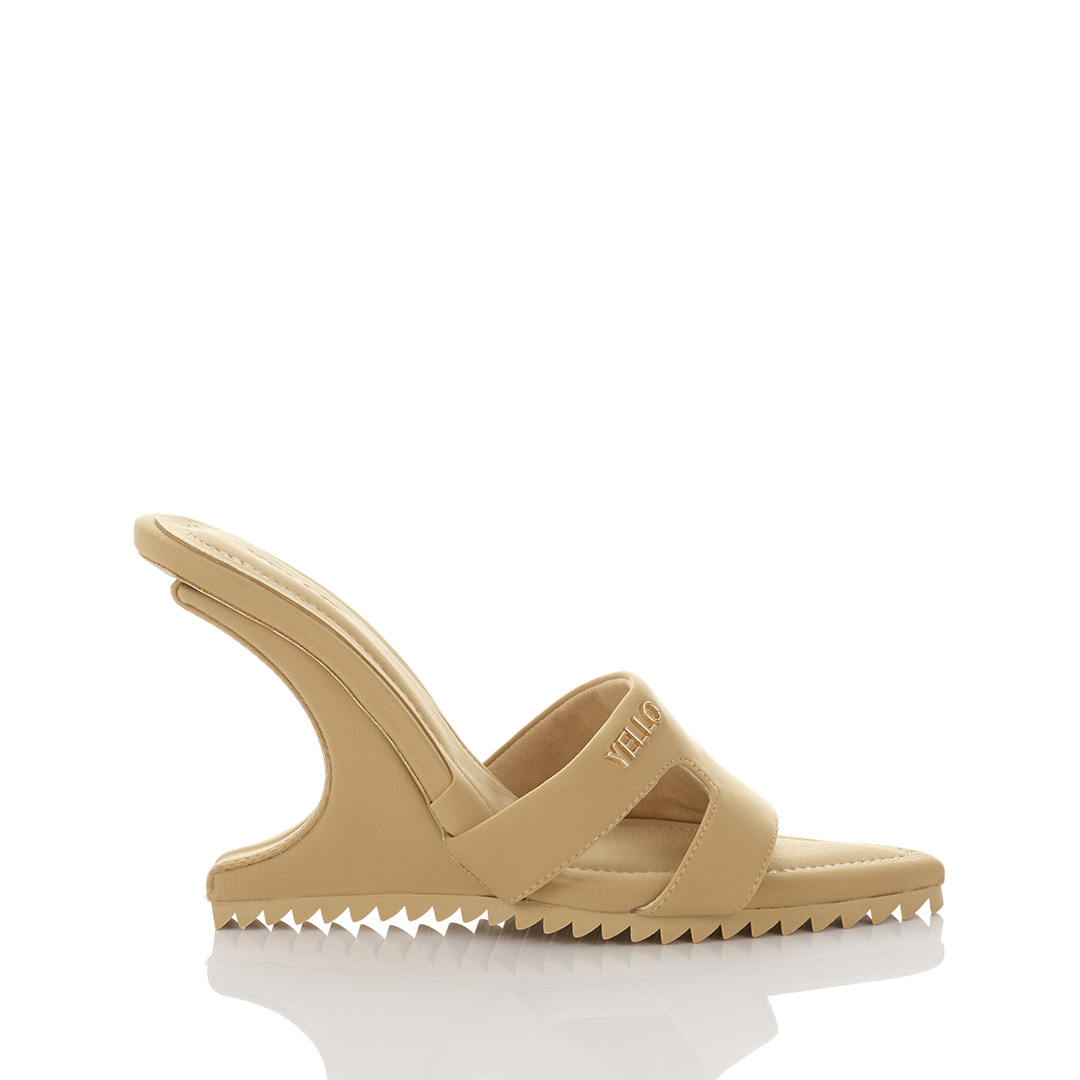 YELLO / NAKED DEFORMED WEDGE SANDALS