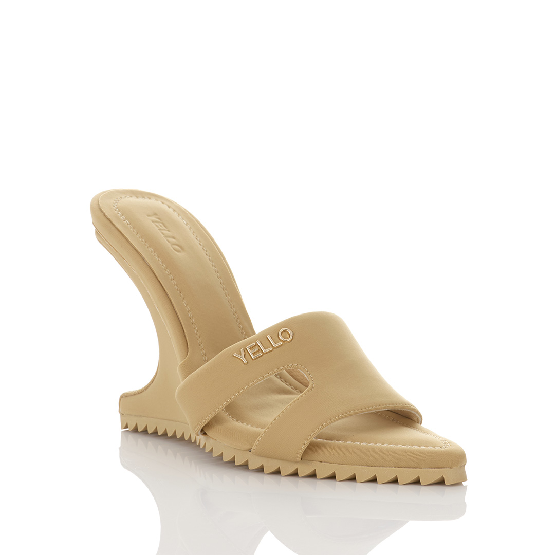 YELLO / NAKED DEFORMED WEDGE SANDALS